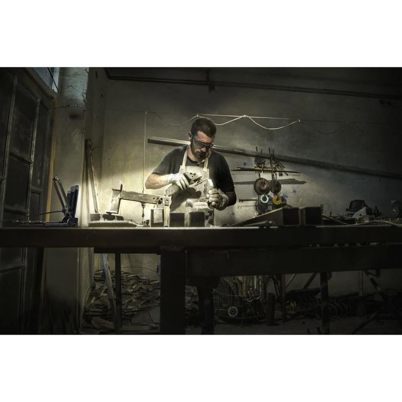 LEDVANCE WORKLIGHTS VALUE R-STAND Baustrahler 30W, 3000lm, 6500K