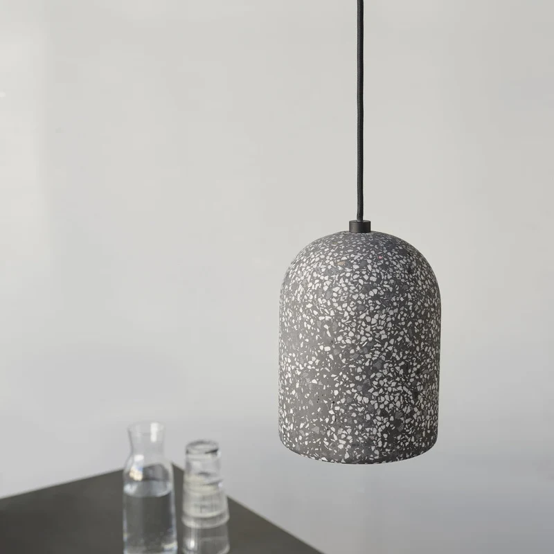 LEDVANCE Decor Pill dekorative Pendelleuchte mit pillenförmigem Lampenschirm, 150mm, mit E27 Fassung, aus schwarzem Terrazzo, IP20