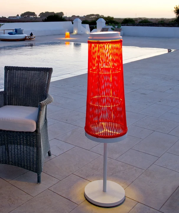 Unopiu - Stehleuchte Solare aus Aluminium – Weiß