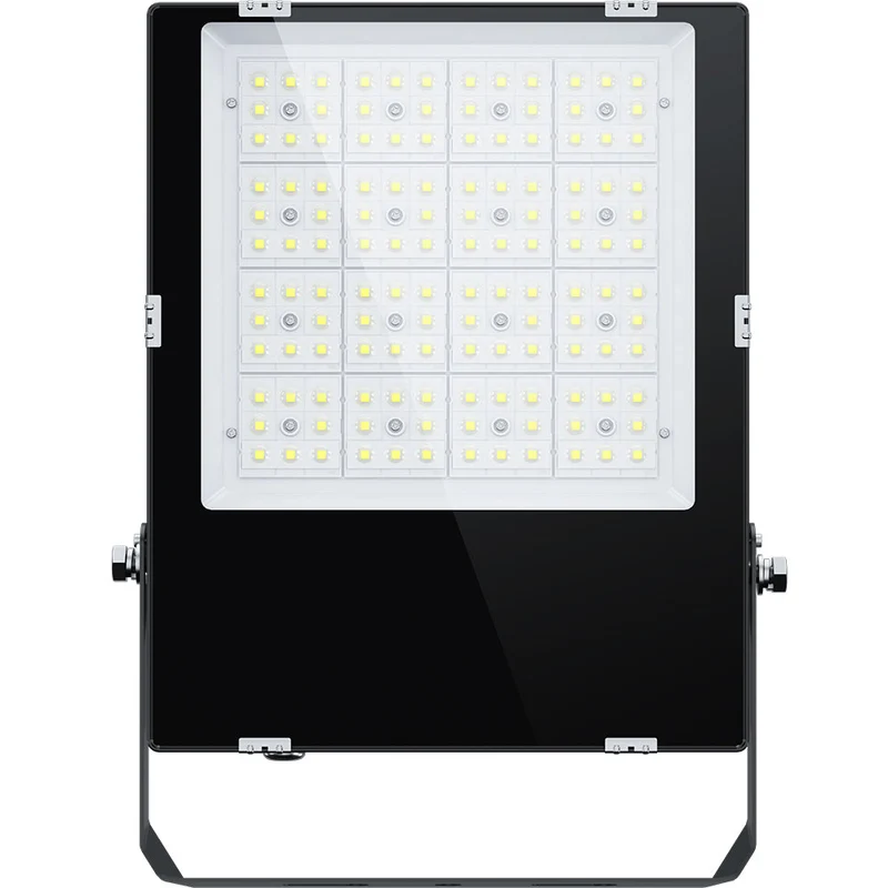 4 stycken (1 kartong) LED Strålkastare 240W