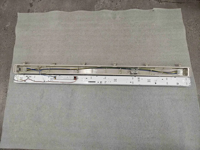 LED Wannenleuchte 35-60W, IP66, 1500mm, CCT 3000-6500K