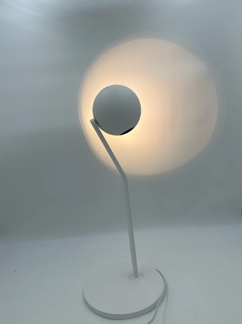 LED Tischleuchte Lens mit schwarzem Punkt, 7W, weiß, 2700K, IP20