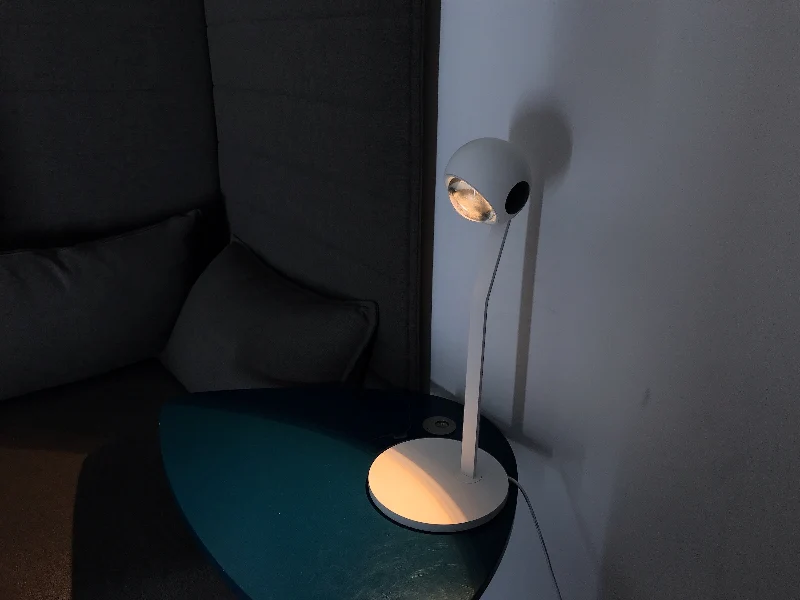 LED Tischleuchte Lens mit schwarzem Punkt, 7W, weiß, 2700K, IP20