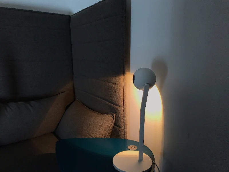 LED Tischleuchte Lens mit schwarzem Punkt, 7W, weiß, 2700K, IP20