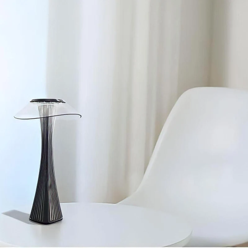 Dimmbare Tischlampe elegant