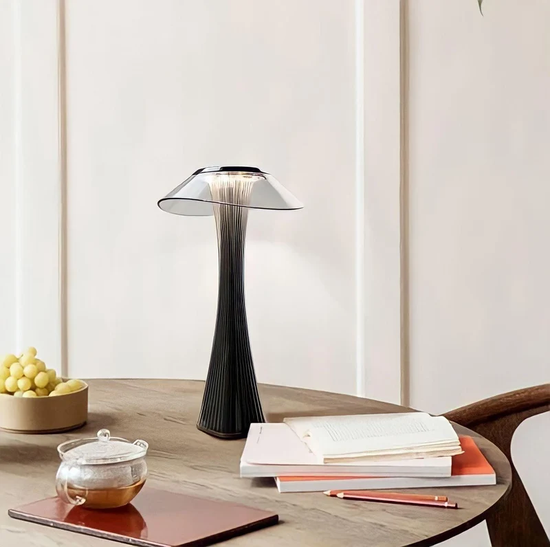 Dimmbare Tischlampe elegant