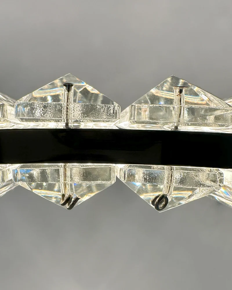 LED Pendelleuchte 28W, 2700K, Chrom, L1440, Kristall geschwungen