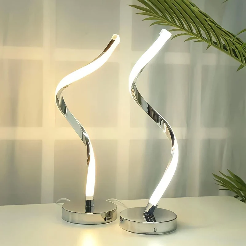 Tischlampe im Spiral-Look