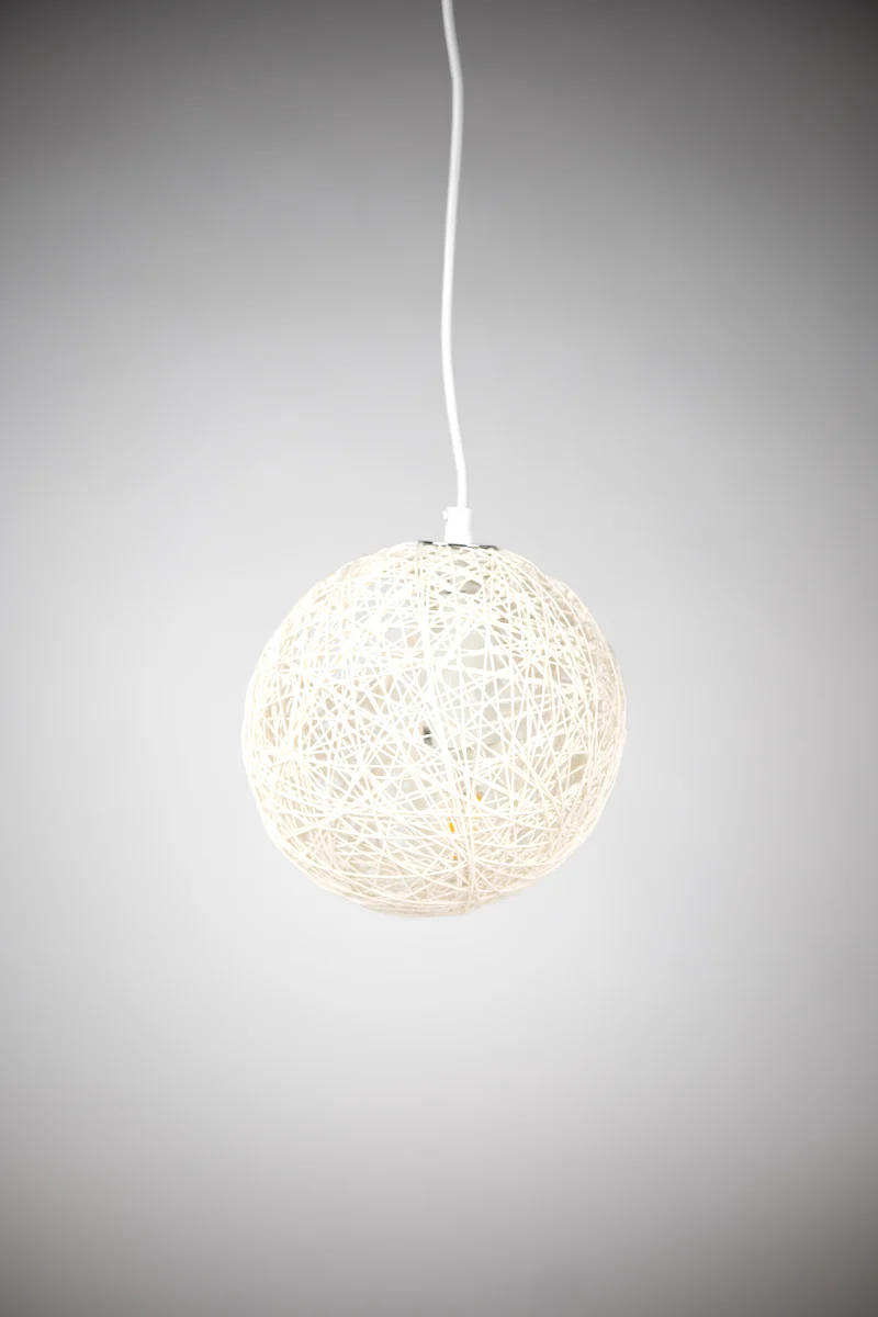 Pendelleuchte E27 "Fade" aus Fiberglasfäden, Weiß