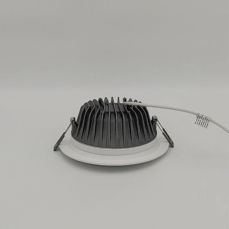 LED Einbaudownlight "Soi L", 20W, 3000K, Weiß inkl. Trafo